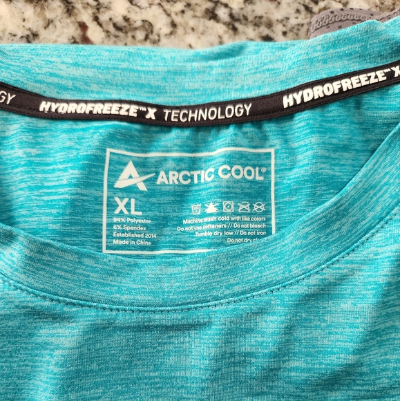 2 Men's size XL Arctic Cool t-shirts - Picture 2 of 4